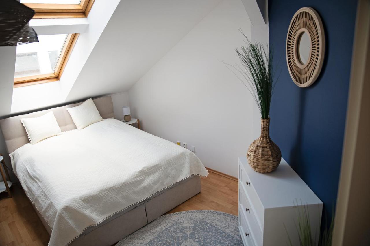 Cozy Modern Apartment In The Old Town - Hlavna Street Kosice Bagian luar foto